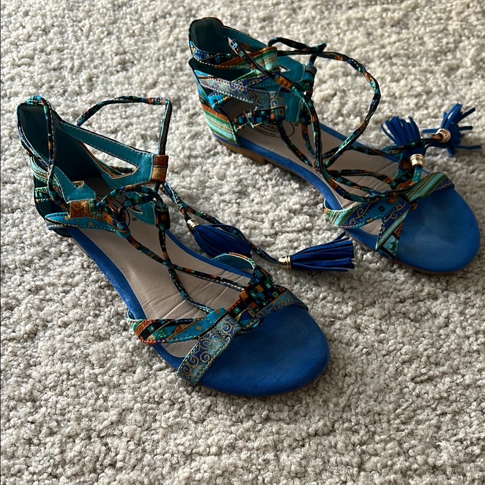 Unique lace- up gladiator sandals. US 7 , EU 38 size